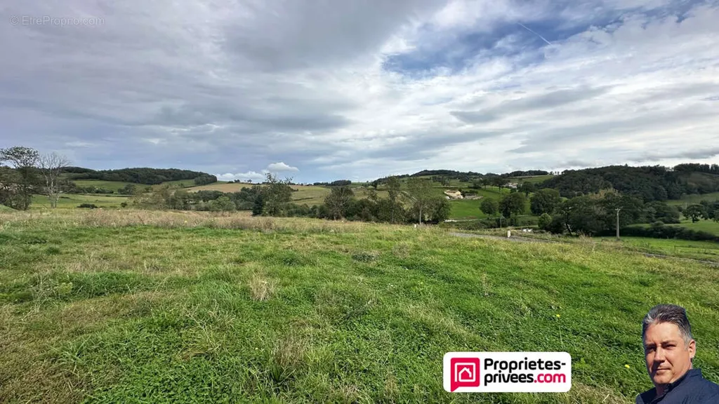 Jardin - Terrain Viabilisé avec Vue Panoramique à Longessaigne