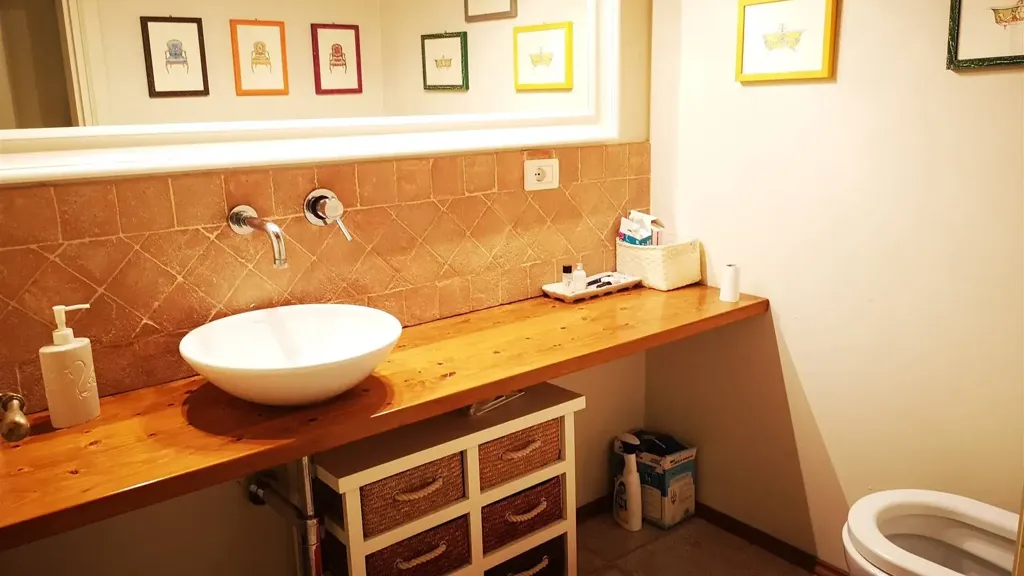 Salles de bain - Restored Apartment with Historic View in Siena