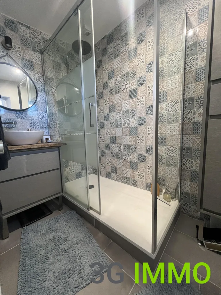 Salles de bain - Maison en Pierre Rénovée au Cœur d'un Village