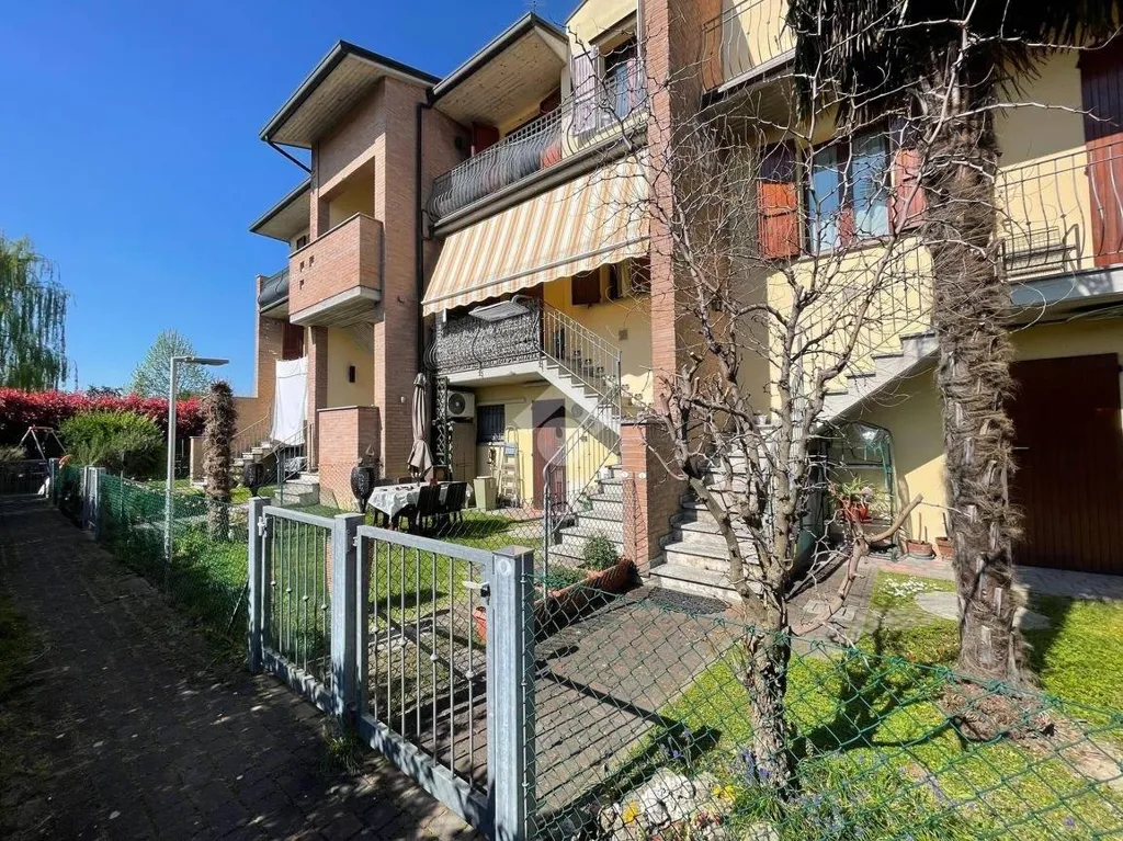 Välivaade - 3-Bedroom Apartment with Balcony in Cotignola