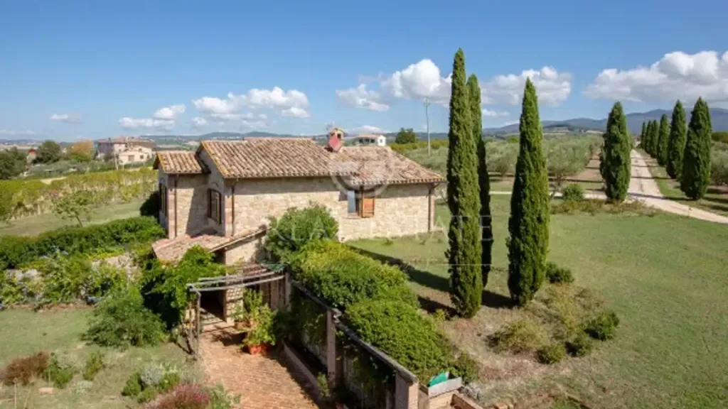 Õhuvaade - Rustic Casale with Pool in Todi