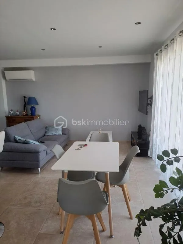 Salle à manger - Villa avec Piscine et Appartement Indépendant