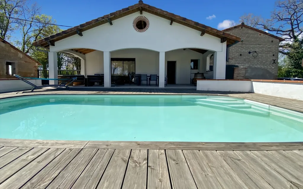 Piscine - Maison de Caractère avec Piscine à Nohic