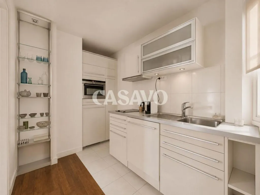 Cuisine - Appartement Rénové avec Triple Orientation au 7ème Arrondissement