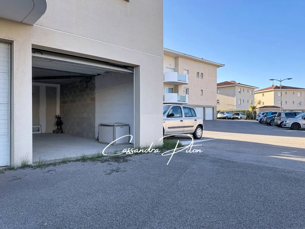 Extérieur - Box de Parking à Sainte-Marie-la-Mer