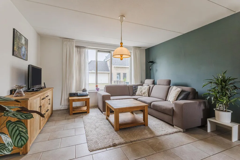 Séjour - Two-Storey House with Pergola in Loosbroek