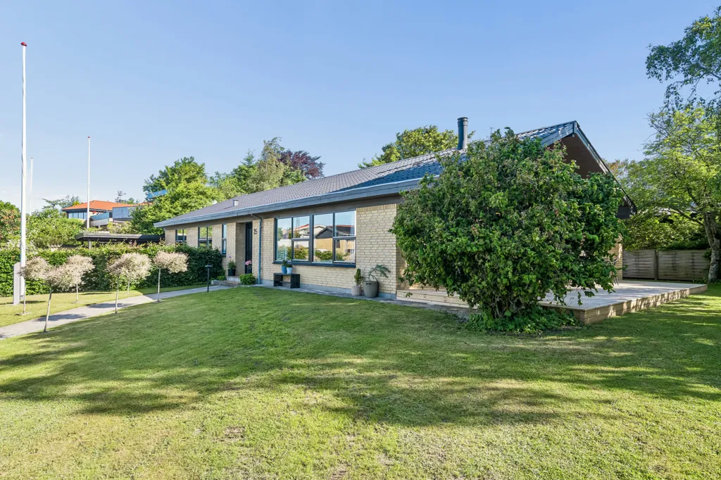 Giardino - Friggsvej Villa with Garden in Hjørring