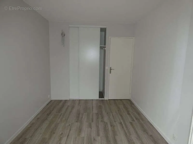 Magamistoad - Bright 4-Bed Flat with Balcony in City Centre