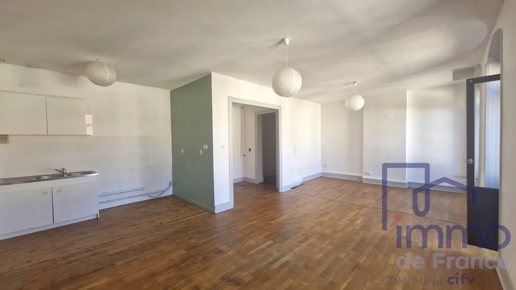 Kitchen - Traversant Apartment with Balcony in Saint-Étienne