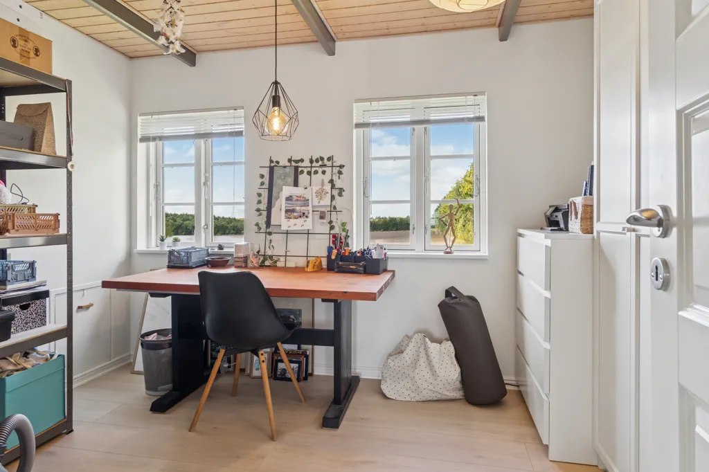 Bureau - Renovated Farmhouse with Open Fields in Låstrup