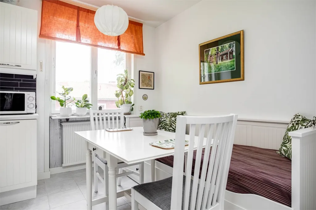 Söögituba - Bright 1-Bedroom Flat in Central Nora