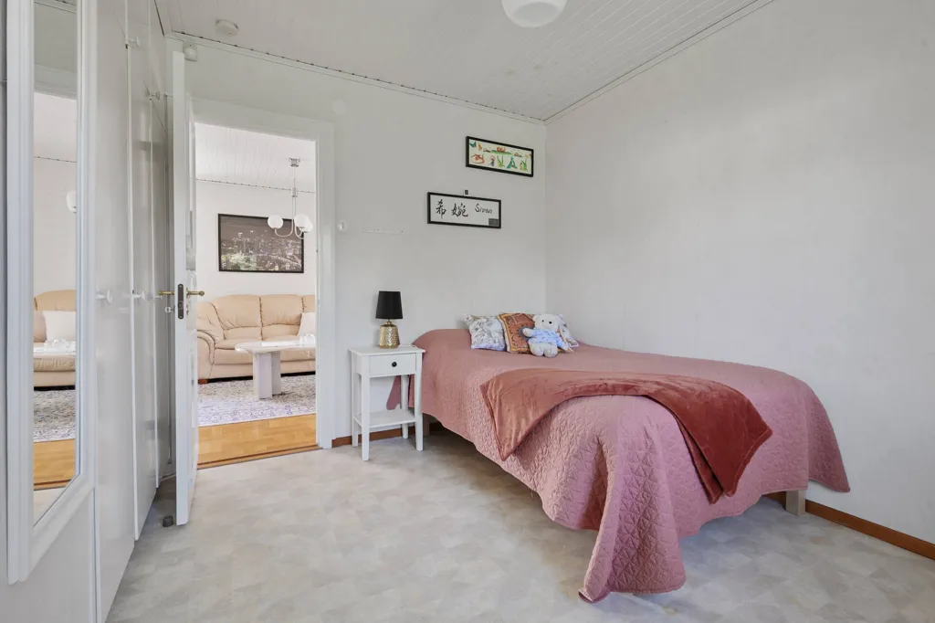 Chambres - 1-Storey Villa with Garden in Sollentuna