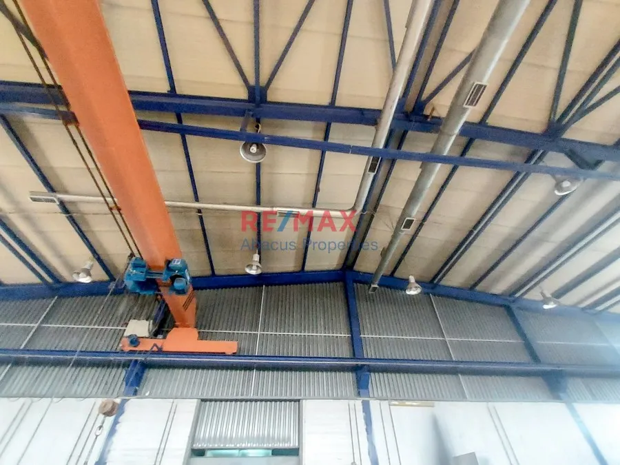Rooms - Industrial Space with Workshop in Mandra