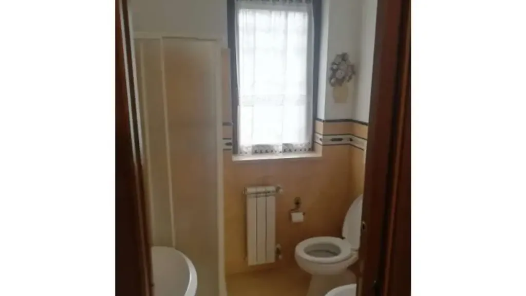 Salles de bain - Villa with Garden in Guidonia Montecelio