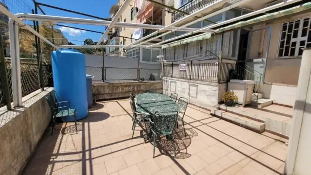Terrasse - Trilocale with Private Outdoor Space in Messina