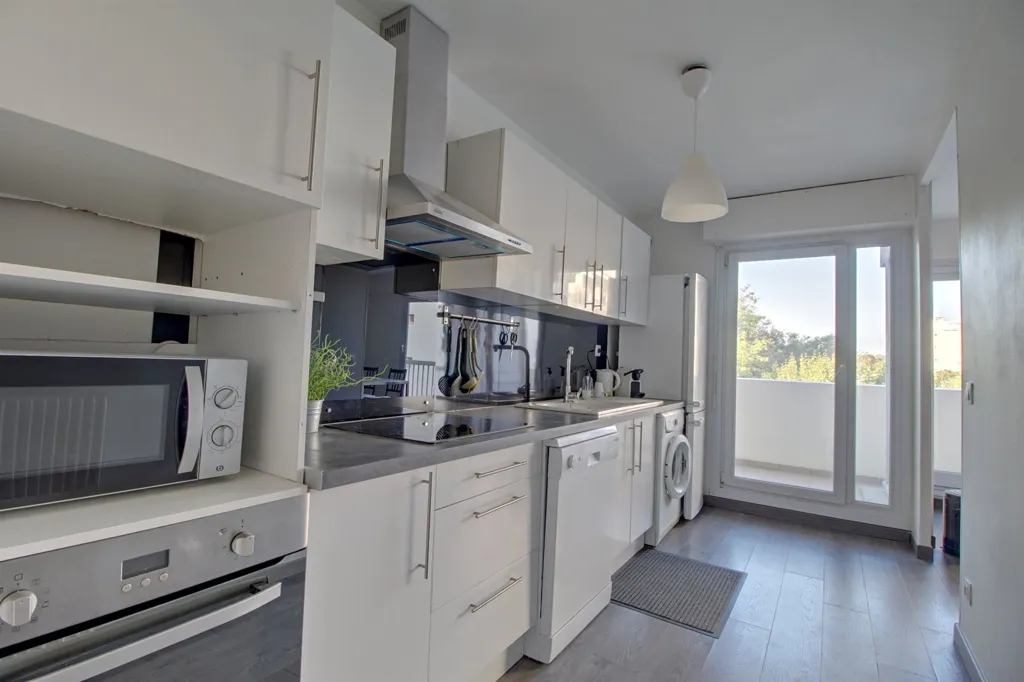 Kitchen - South/West Facing Flat with Private Parking in Cergy