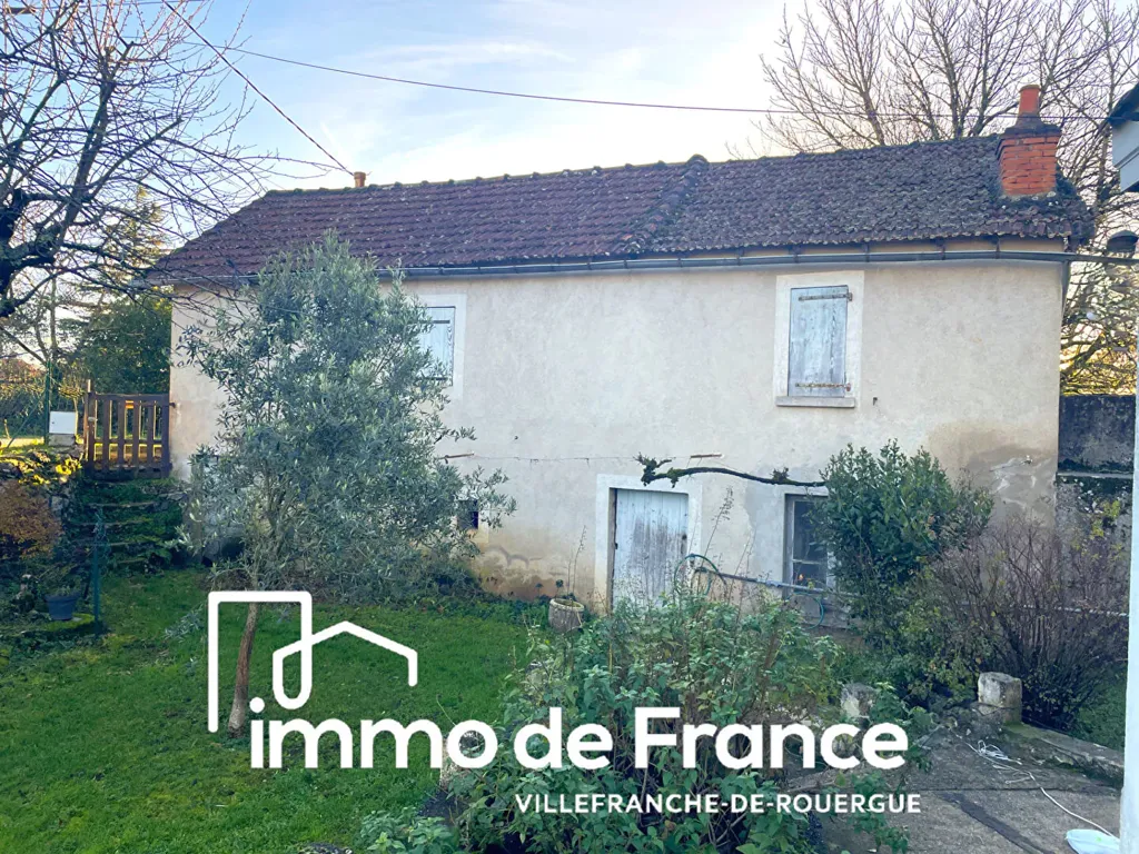 Esterno - House with Renovation Potential and Garden in Quiet Area