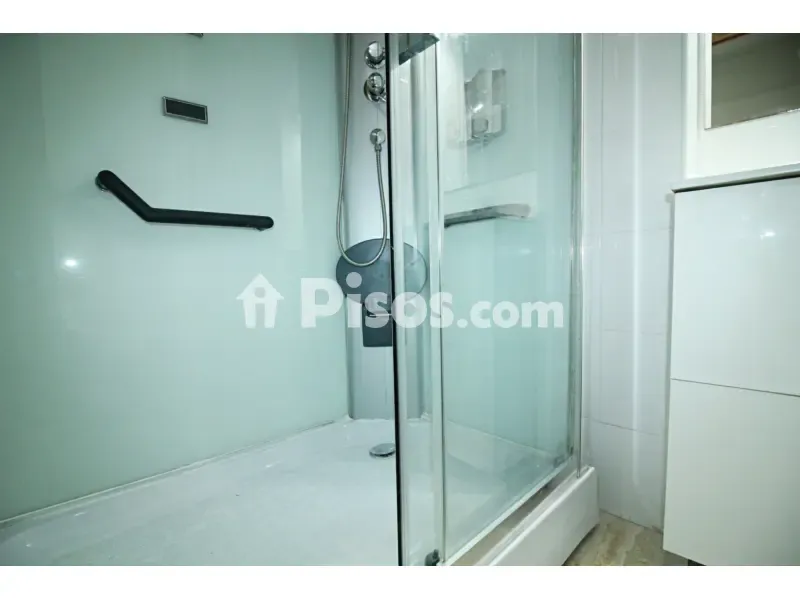 Salles de bain - Apartment with Modern Kitchen in Las Torres-Guadalupe