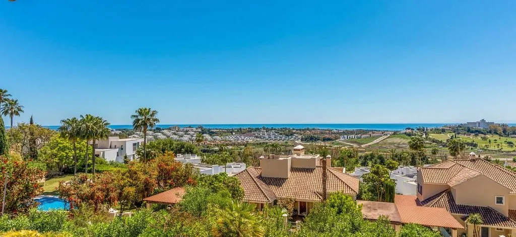 Jardin - Duplex Adjoined Chalet with Pool in Atalaya, Estepona