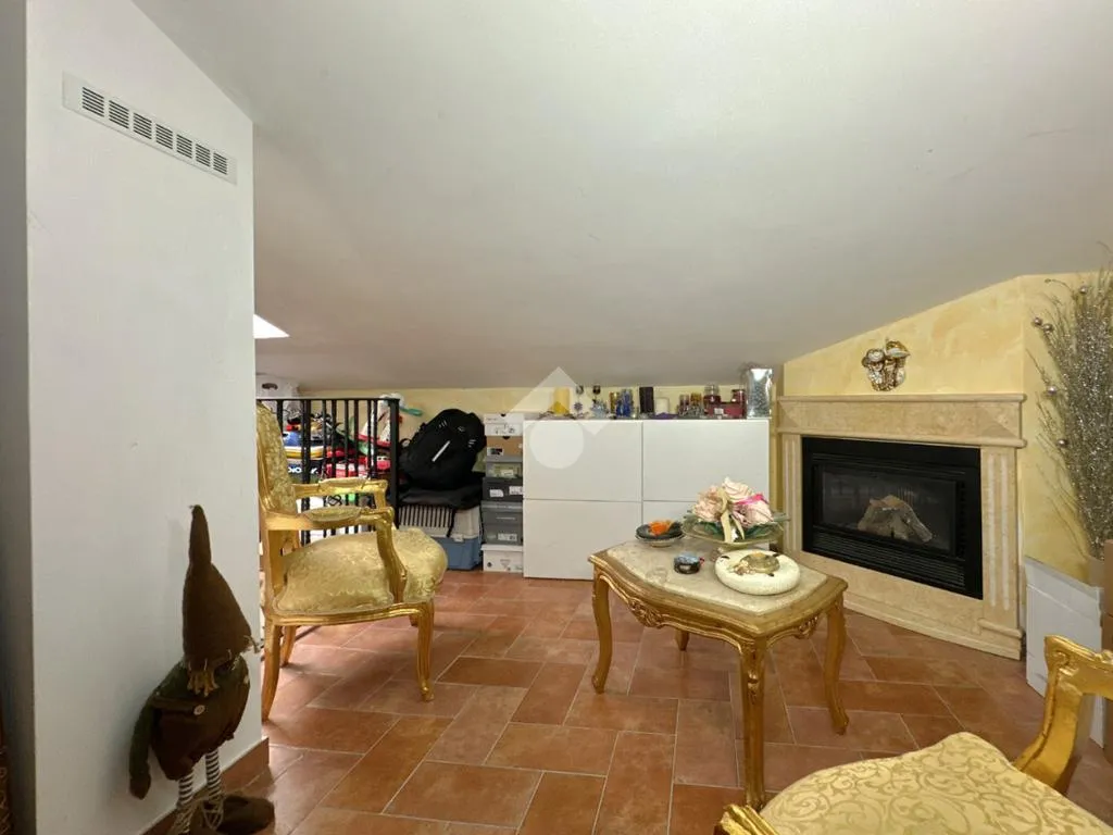 Séjour - 4-Room Apartment with Balcony in Monte Compatri