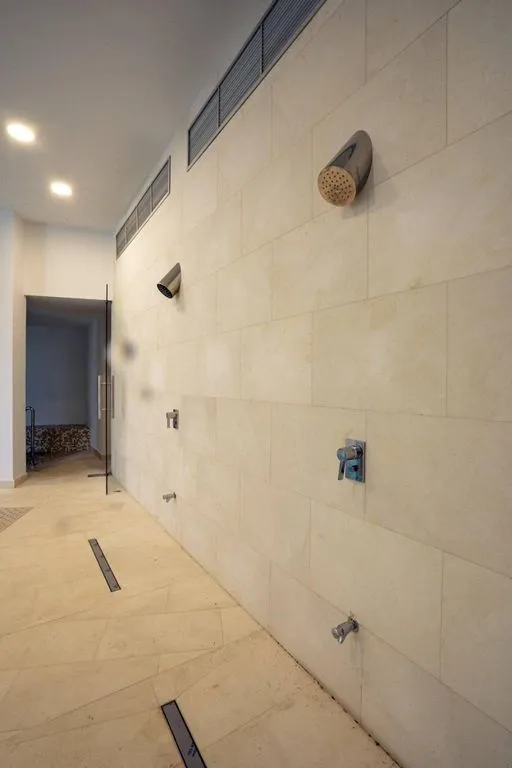 Bathrooms - Luxury Apartment with Sea View in Benahavís