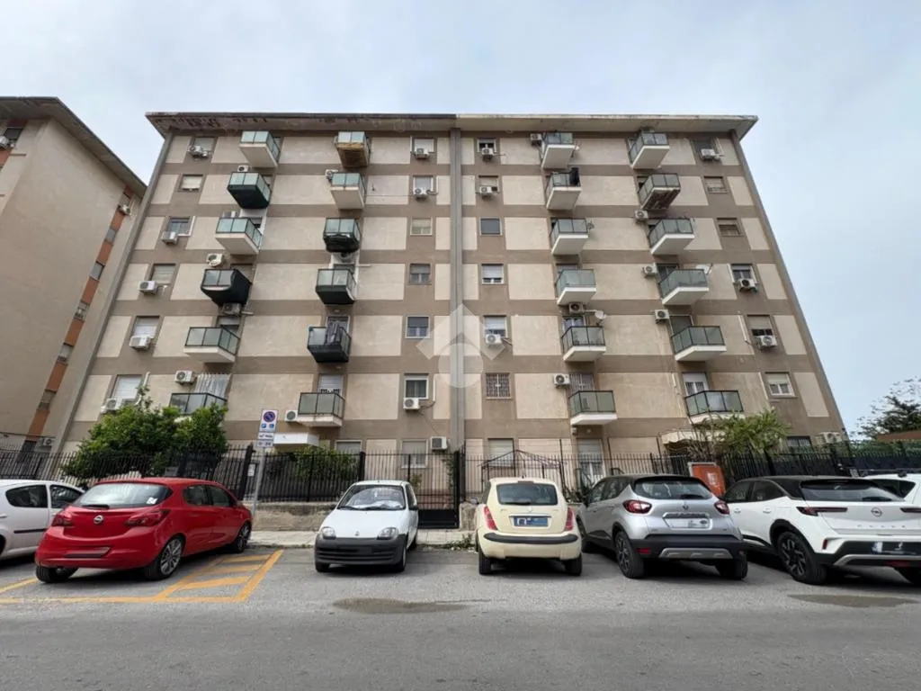 Välivaade - 3-Room Apartment with Balcony in Palermo