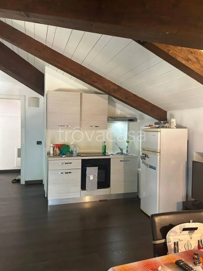 Cuisine - Mansard Apartment with Solar Panels in Volpiano