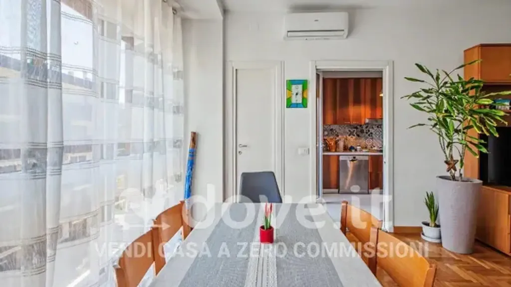 Salle à manger - Spacious Apartment with Balcony in Bresso