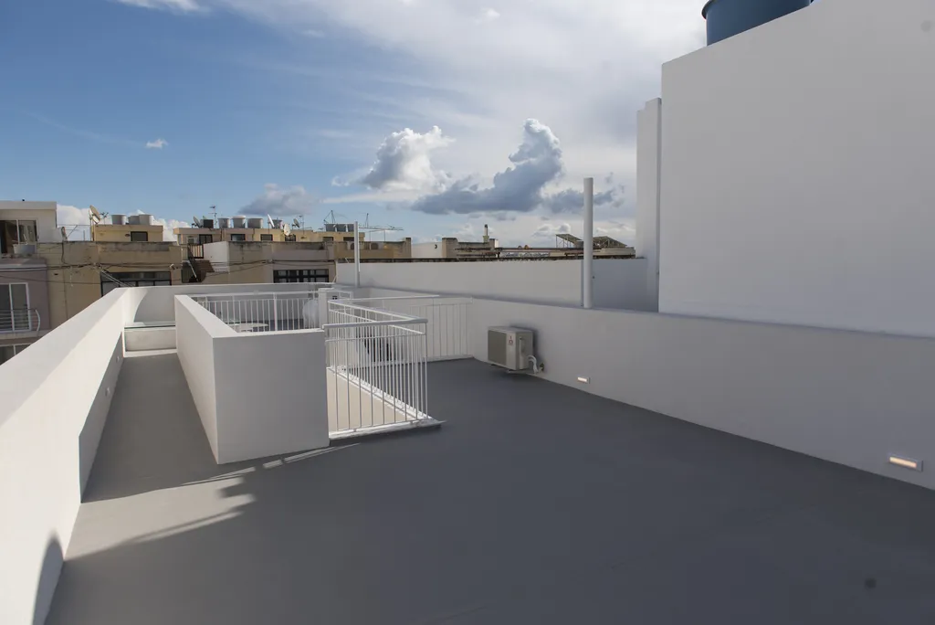Terrass - 3 magamistoaga maja asukohas Swieqi
