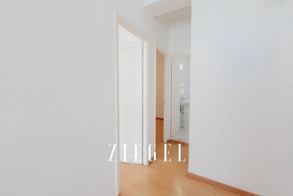 Esik - Apartment with Balcony in Toscal