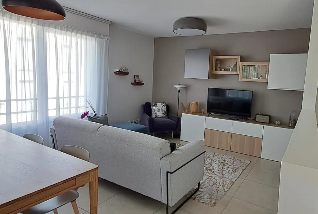 Séjour - Appartement avec Terrasse dans Résidence Sécurisée à Saint-Priest
