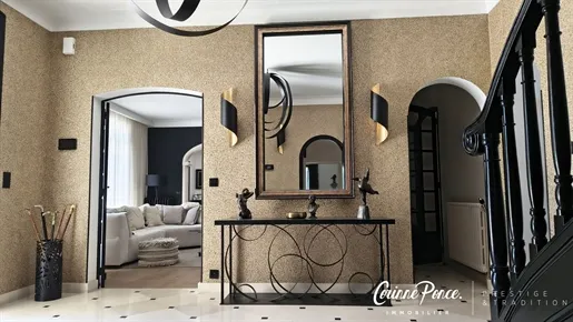 Esik - Luxury Villa with Pool on Nîmes Hill