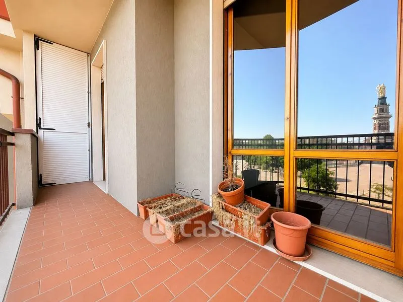 Balcon - Three-Bedroom Flat with Balcony in Tortona