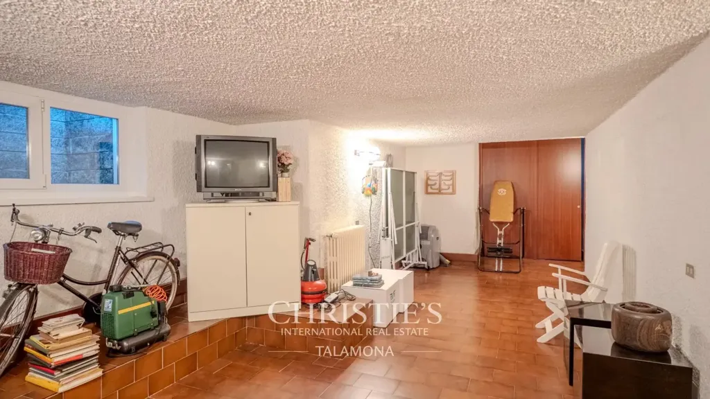 Utility Room - Lakefront Villa with Private Park in Ranco