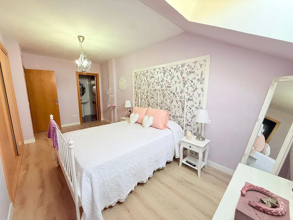 Chambres - Duplex with Garage in Esquivias