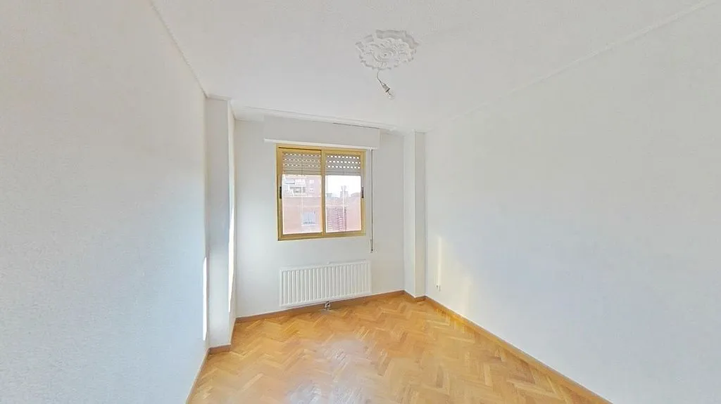 Pièces - 2-Bedroom Flat with Metro Access in Numancia