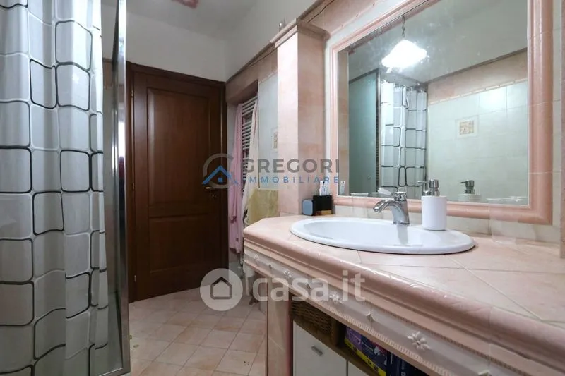Salles de bain - Modernised Semi-Detached House with Garden in Controguerra