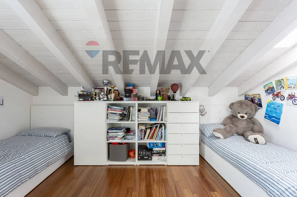 Chambres - Spacious Triplex with Panoramic View in Tregasio