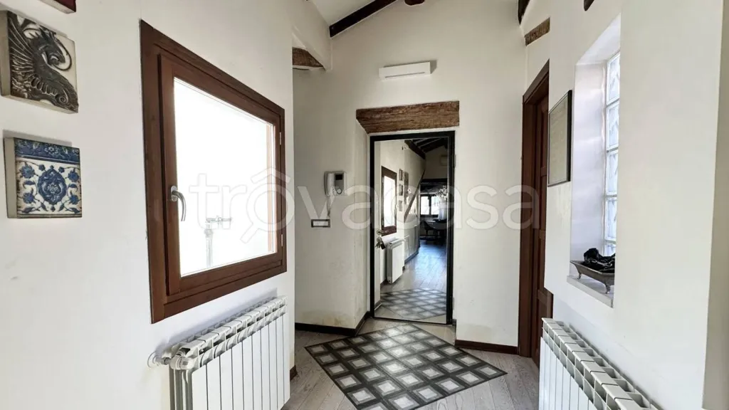 Entrée - Quadruplex with Rooftop Terrace in Trieste