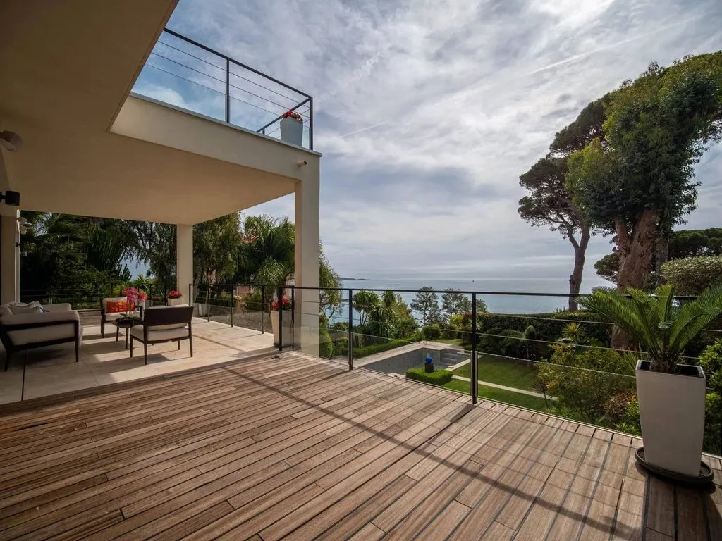 Terrasse - Villa Contemporaine avec Vue Mer à Cannes