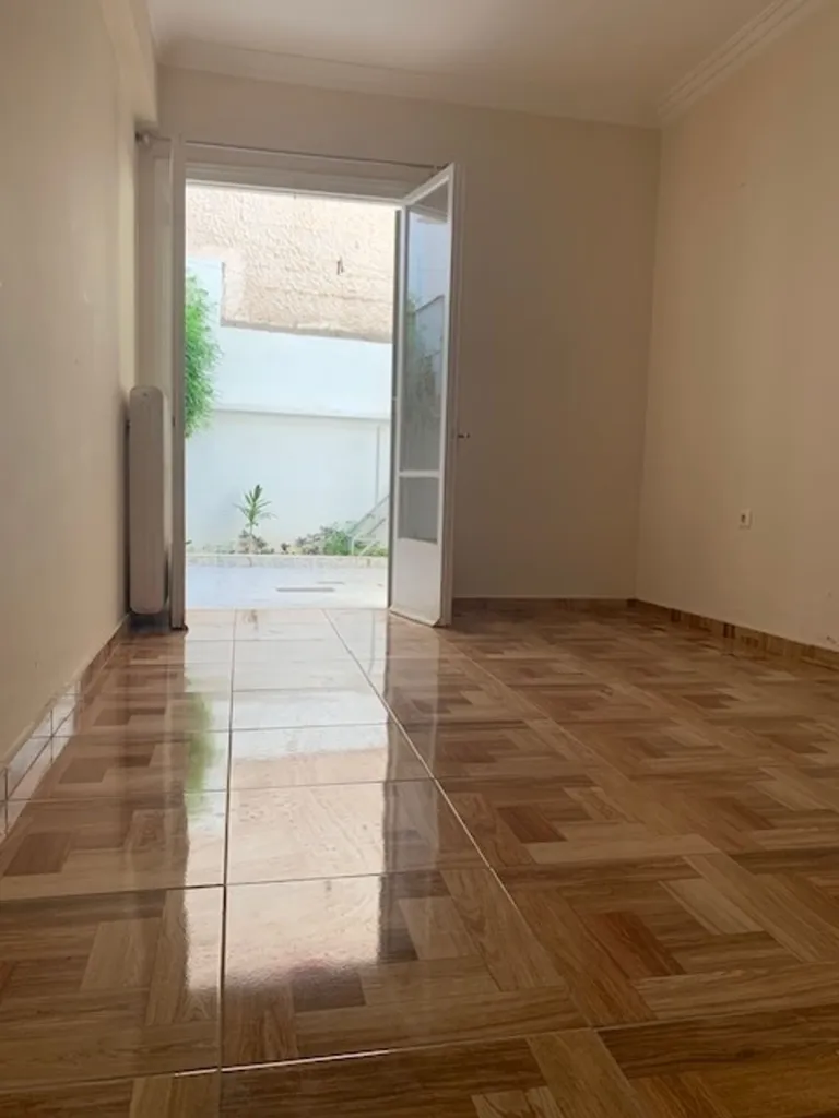 Pièces - Renovated Apartment with Mountain View in Philopappou