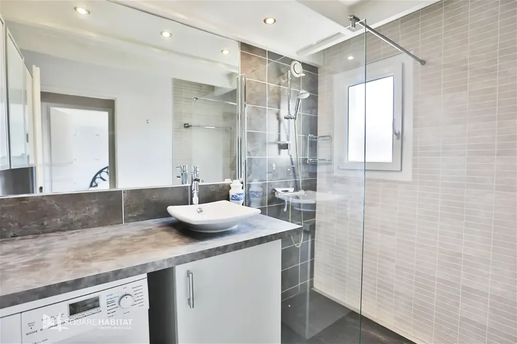 Salles de bain - Appartement Duplex avec Vue Océan à Les Sables-d'Olonne
