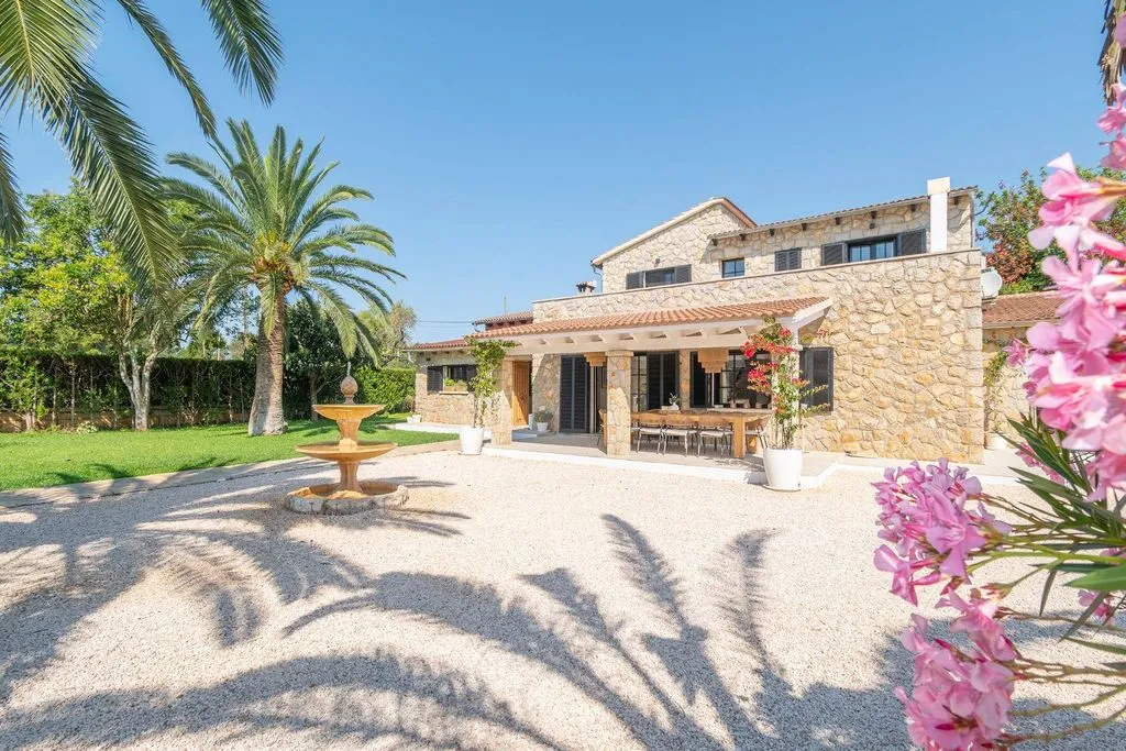 Välivaade - Luxury Farmhouse with Mountain Views in Binissalem