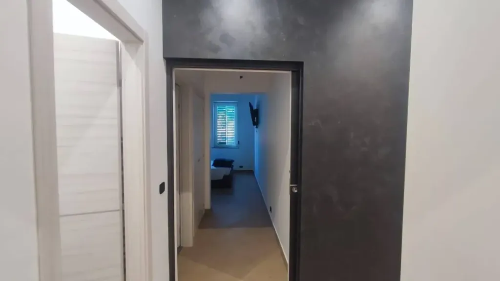 Esik - Modernised Two-Bedroom Apartment in Messina
