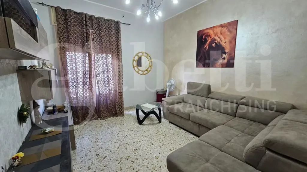 Elutuba - Three-Bedroom Apartment with Balcony in Messina