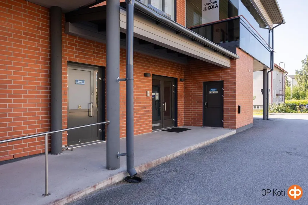 Ingresso - Apartment with Large Balcony in Central Location