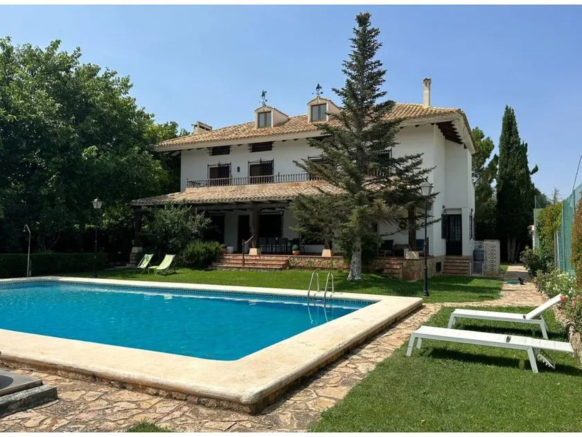 Piscine - Chalet with Pool in Luxury Urbanisation, Albacete