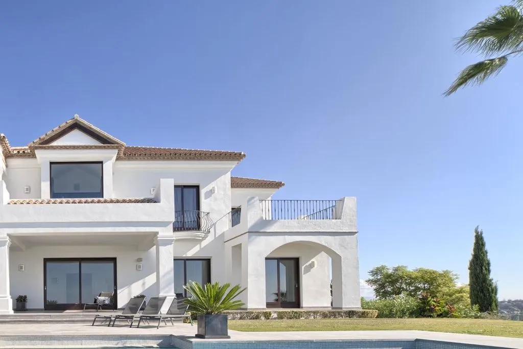 Piscine - Luxury Villa with Private Pool in Benahavís