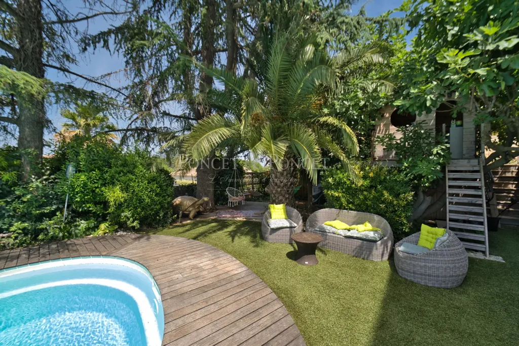 Piscine - Maison avec Vue Dominante au Cœur du Village