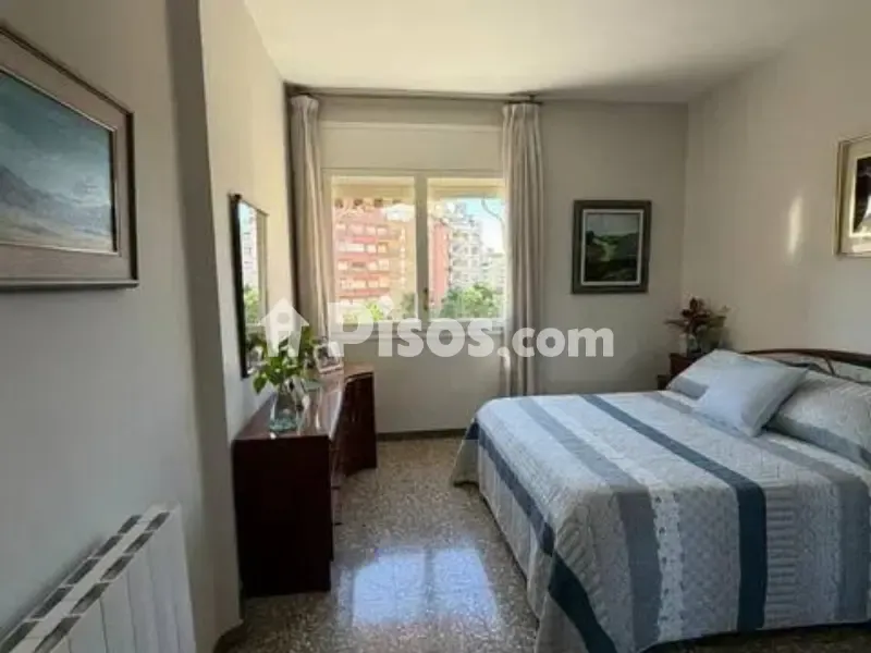 Chambres - Appartement 4 pièces à ES
